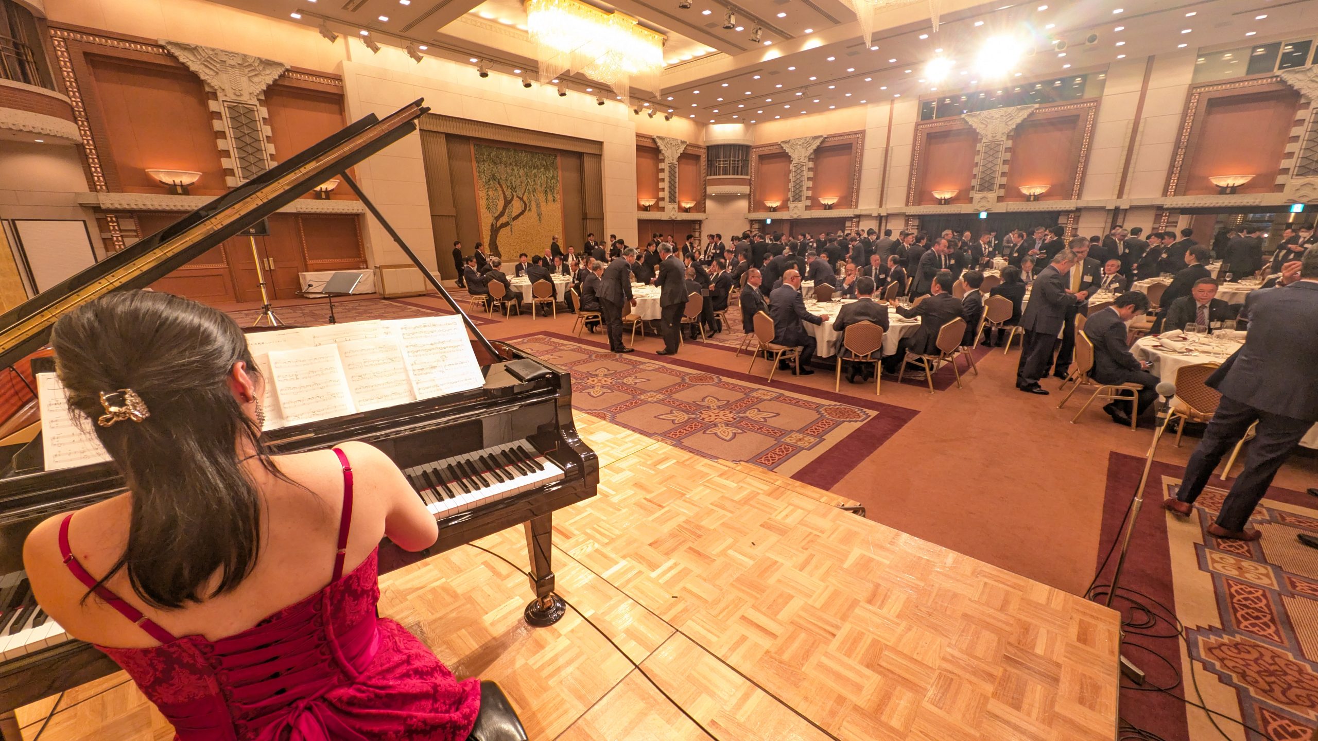 帝国ホテル新年互例会余興アトラクションオペラSHOW