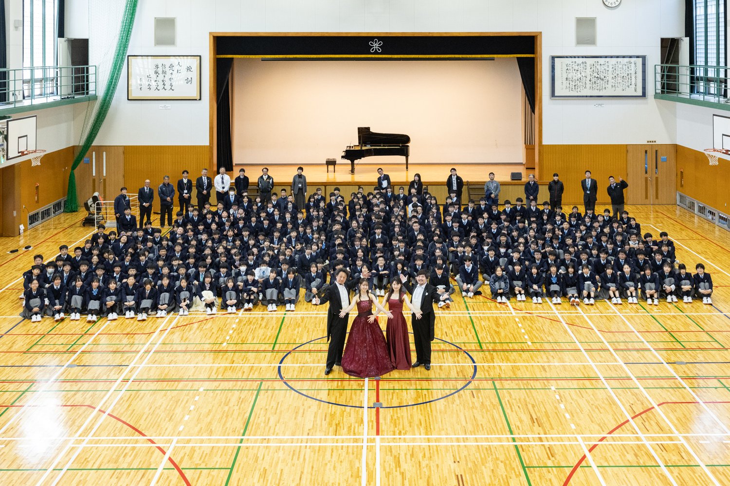 学校体育館での芸術鑑賞会の様子（堺市エリア向けイメージ）