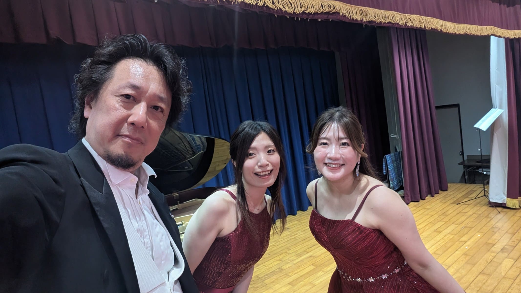 演奏家3名の自撮り写真